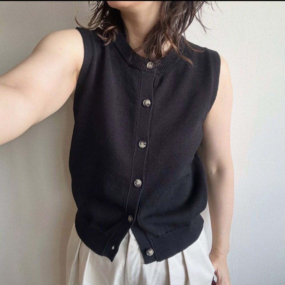 GU (by Uniqlo) front button knitted pullover (Category: Sleeveless) located in Malolos. Submitted by topicksph (Listing ID 1458849104, Image 3). Description: GU (by Uniqlo) front button knitted pullover BNWT brown: S M black: M L Features: - Front button design adds a style accent. - Smooth knit for non-cling comfort. Details: - Perfect for wearing on its own. - Also looks great layered with compact T-shirts. Fabric details: 65% Polyester, 30% Ra