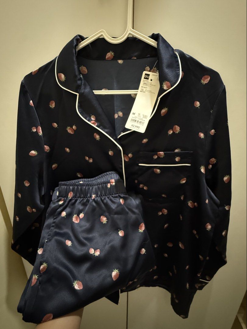 GU Lounge Set (Category: Undergarments & Loungewear) located in Davao. Submitted by gca.goodsph_ (Listing ID 1458831931, Image 1). Description: Size: Med Can fit up to Large.