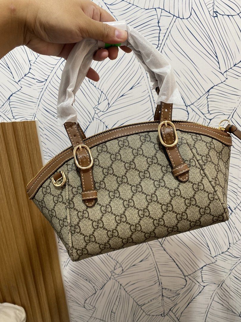 Gucci Monogram (Category: Cross-body Bags) located in Taguig. Submitted by santos.eliza (Listing ID 1458834725, Image 1). Description: Good Condition as New Slightly used Seldom Used .