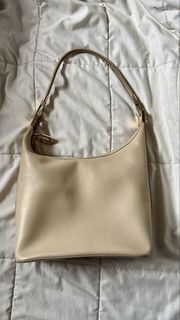 (Category: ) located in . Submitted by luxbag88 (Listing ID 1458707531, Image 1). Description: .