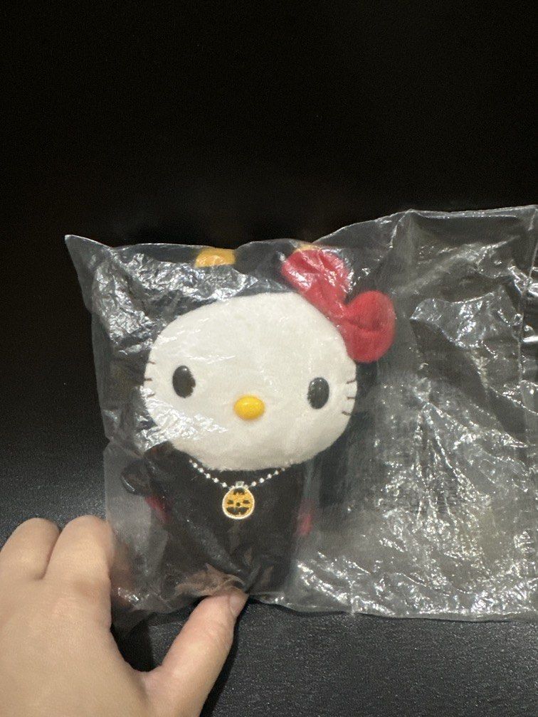 Hello Kitty McDonalds (2009) (Category: Character Goods) located in Manila. Submitted by krystalchewey_ (Listing ID 1458835048, Image 1). Description: Bnew Actual Photo Posted McDonalds Year 2009 Collectibles.