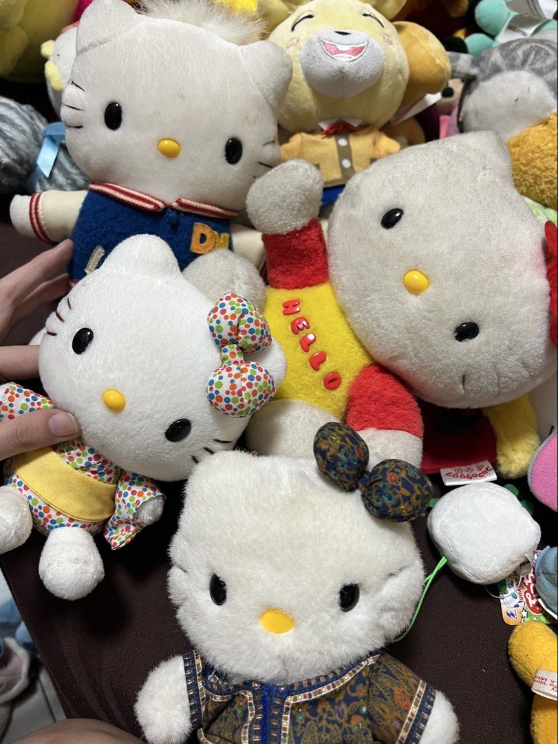 Hello Kitty Random Stuff Toys (Category: Plushies & Soft Toys) located in Manila. Submitted by erickalago (Listing ID 1458795146, Image 1). Description: FOR TAKE ALL! (need wash lang yung isa) 170 each if isahan LOCATION : MAKATI & MANILA.