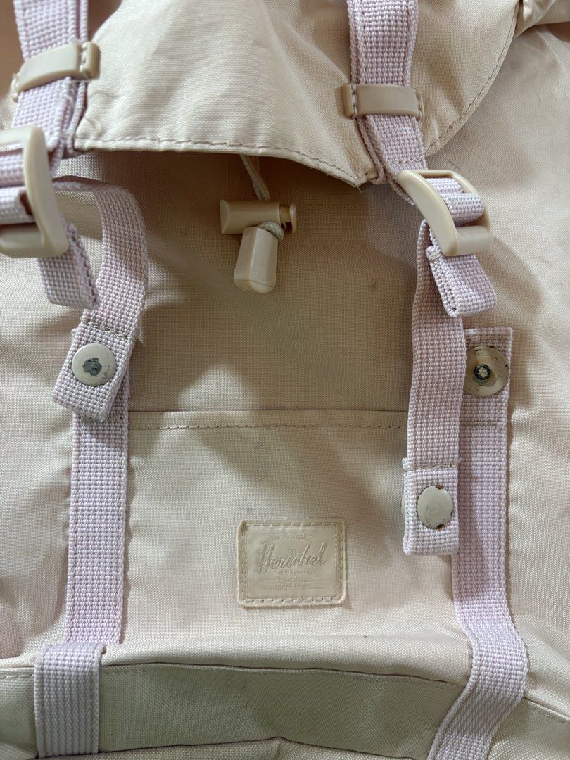 Herschel Pre-Loved Backpack (Category: Backpacks) located in Navotas City. Submitted by veebernabe (Listing ID 1458729801, Image 3). Description: Herschel original Peach/ light pink.