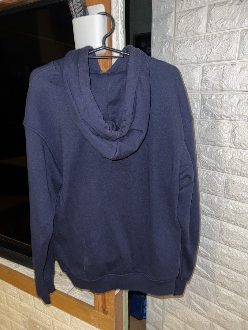 H&M Hoodie Jacket (Category: Coats, Jackets and Outerwear) located in Quezon City. Submitted by a.aie (Listing ID 1458850953, Image 3). Description: H&M brand Bought it at 999 Navy blue color Rfs: Decluttering.