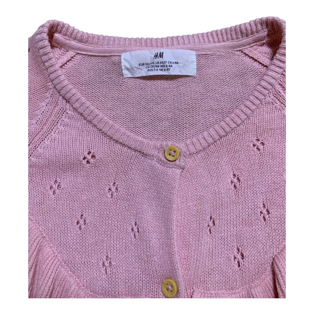H&M Light Pink Cardigan (Category: Coats, Jackets and Outerwear) located in Manila. Submitted by secret_archv (Listing ID 1458771391, Image 2). Description: H&M Light Pink Cardigan W 14 L 20.5 Good Condition 200 + sf 📌 Note: Pls. manage your expectation, this is preloved/thrifted item. Minimal and unseen flaws must be consider. 🚀 J&T .