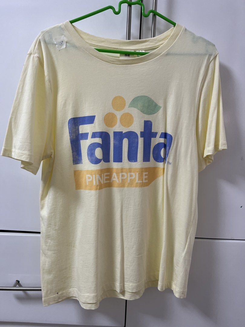 H&M Yellow Graphic Shirt (Category: Shirts) located in Santiago. Submitted by sissy.declutter (Listing ID 1458755515, Image 1). Description: Length: 24 inches, width: 18 inches .