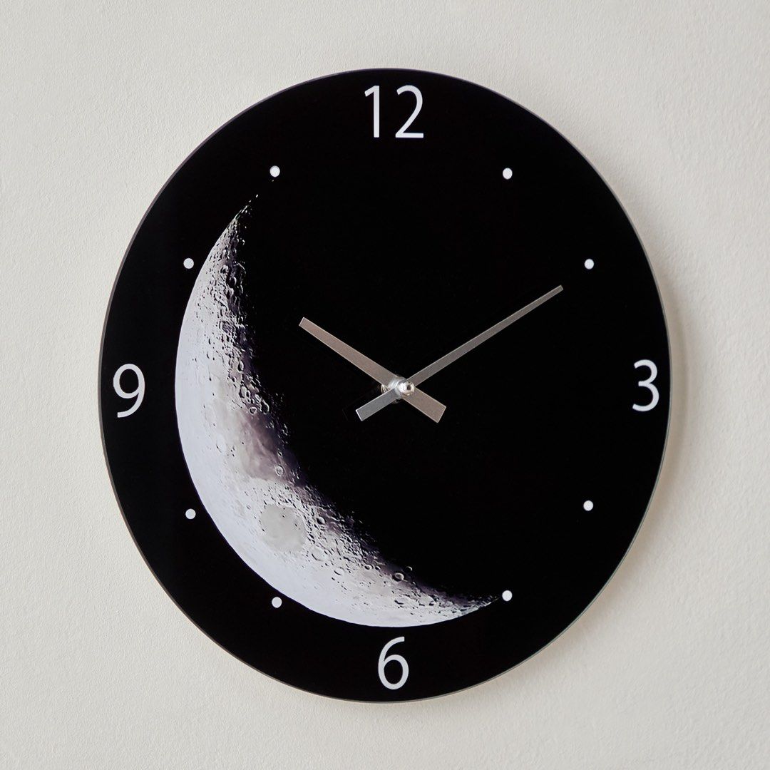 Home box UAE glass crescent moon wall clock (Category: Clocks) located in Mandaluyong City. Submitted by home_box.ae (Listing ID 1458729117, Image 2). Description: .