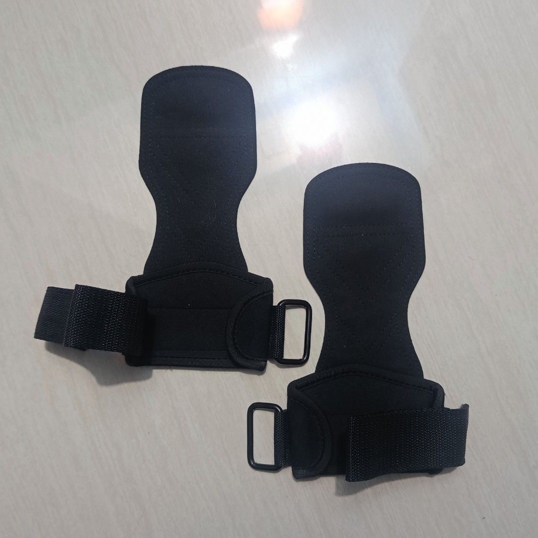 Home Workout Bundle – Push Up Bars + Hand Grips + Grip Trainer (Category: Toning & Stretching Accessories) located in Manila. Submitted by jerrykyle (Listing ID 1458880931, Image 3). Description: Includes: Push-up bars → ₱80 Lifting hand grips (Brand New) → ₱215 Hand-grip trainer → free with bundle ₱250 for all 3! Items can also be sold individually Way of getting the item: Pick up or Meet up ( 📍Pampanga) J&T Express Delivery.