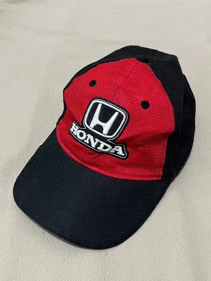 Honda Racing Cap Fast Eddie Gear (Category: Caps & Hats) located in San Pedro. Submitted by hael_ (Listing ID 1458770071, Image 1). Description: -need reshape -have damage in front.