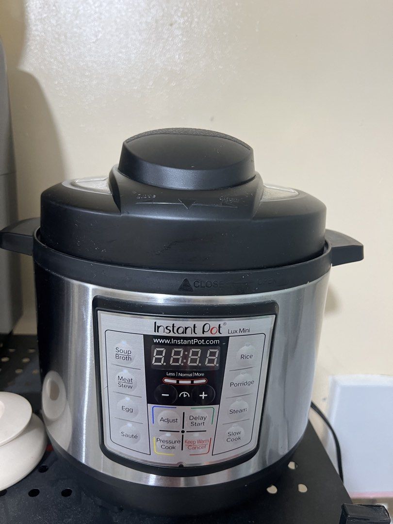 Instant Pot Lux Mini 6-in-1 Multi-Cooker (Category: Cookers) located in Manila. Submitted by chiiiiing2 (Listing ID 1458813324, Image 3). Description: Isang beses nagamit, galing pa sa US, 110.
