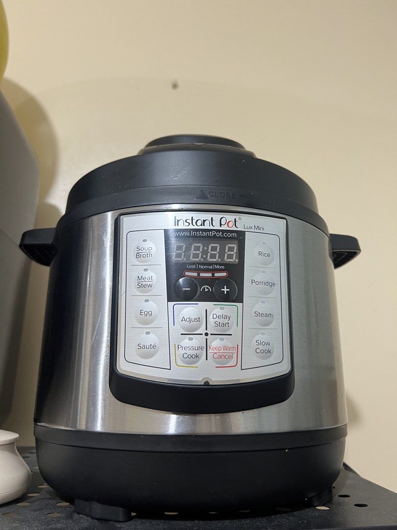 Instant Pot Lux Mini 6-in-1 Multi-Cooker (Category: Cookers) located in Manila. Submitted by chiiiiing2 (Listing ID 1458813324, Image 2). Description: Isang beses nagamit, galing pa sa US, 110.