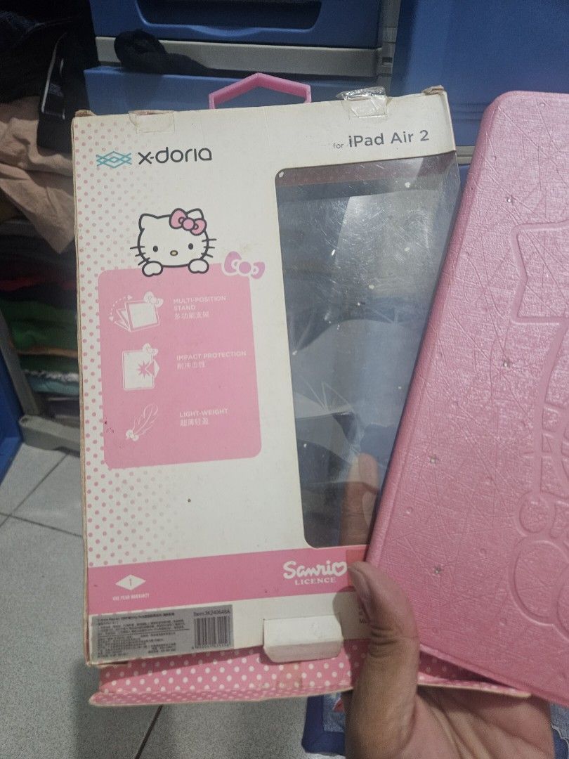 IPAD AIR 2 Hello kiity case original (Category: iPad) located in Pasay City. Submitted by son_castor (Listing ID 1458792025, Image 2). Description: hello kitty case original san.rio ltd pa unahan na lang.