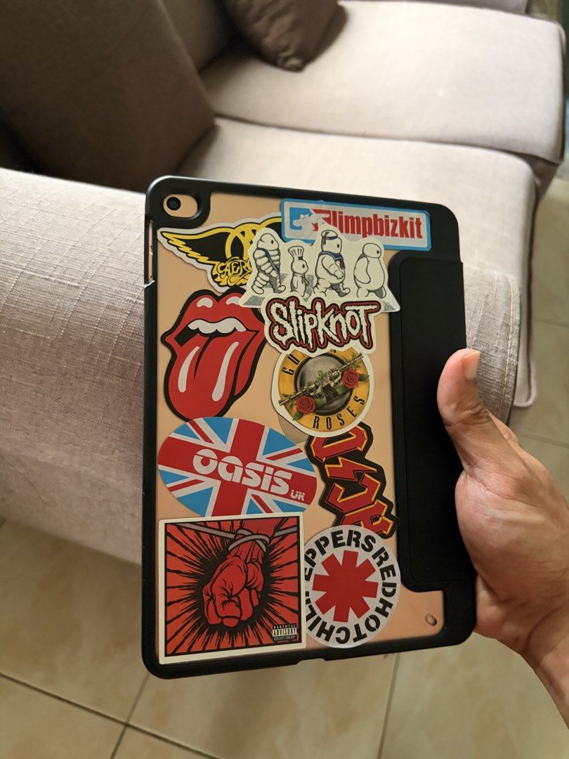 ipad mini 5 (Category: iPad) located in Klang. Submitted by hidayat04.dh (Listing ID 1458756385, Image 2). Description: - iPad Mini 5 (5th generation) - Rose Gold color - Supports Apple Pencil - Latest iPadOS installed - Compact and portable design - Comes with the case and goojodoq pencil.