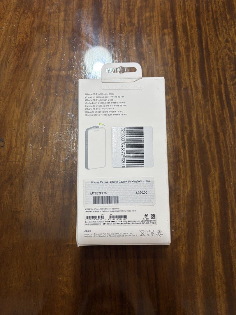 iPhone 15 Pro Silicon Case Magsafe (Category: Cases & Sleeves) located in Rizal. Submitted by icedcoffee07 (Listing ID 1458860192, Image 2). Description: brand new open box but never used shipping fee (buyer’s expense).