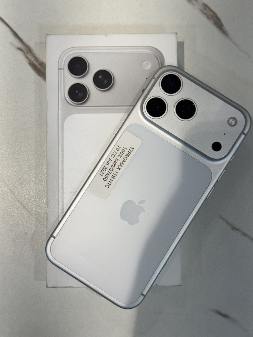 IPHONE 17 PRO MAX - SILVER (Category: iPhone 17 Series) located in Manila. Submitted by matchari (Listing ID 1458801503, Image 1). Description: 1 TB 100% battery health - 79 cycle count Jan 2027 warranty expire w/ charger .