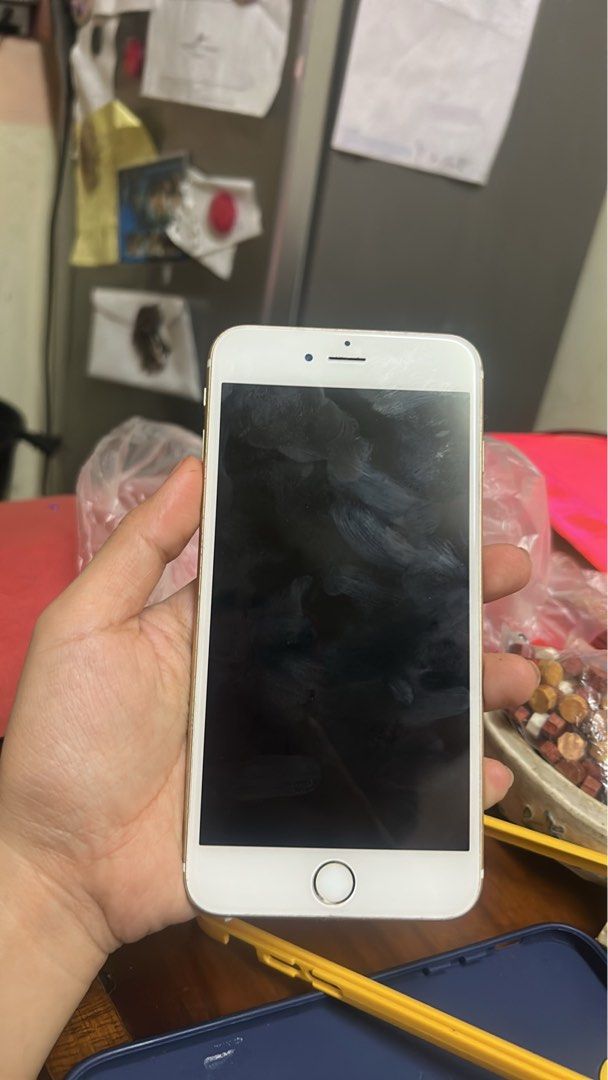 Iphone 6s Plus 128gb (Category: iPhone 6 Series) located in Manila. Submitted by decluttr.corner (Listing ID 1458730719, Image 3). Description: Hindi na ginagamit, no charger. Case is included. Software version: 15.8.8 Battery is for service..