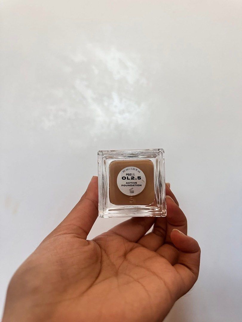 Issy Active Foundation OL2.5 Light Medium Olive (Category: Makeup) located in Calamba. Submitted by mjrian___ (Listing ID 1458789623, Image 2). Description: Used only 1-2 pumps (around 98% full) Rfs: wrong shade Bought for ₱489 - Issy Active Foundation - Shade: OL2.5 (Light Medium Olive) - Oil-free formula - Enriched with Hyaluronic Acid - Size: 30 ml / 1.01 fl oz - Ideal for everyday wear Expiration: 7/2028.
