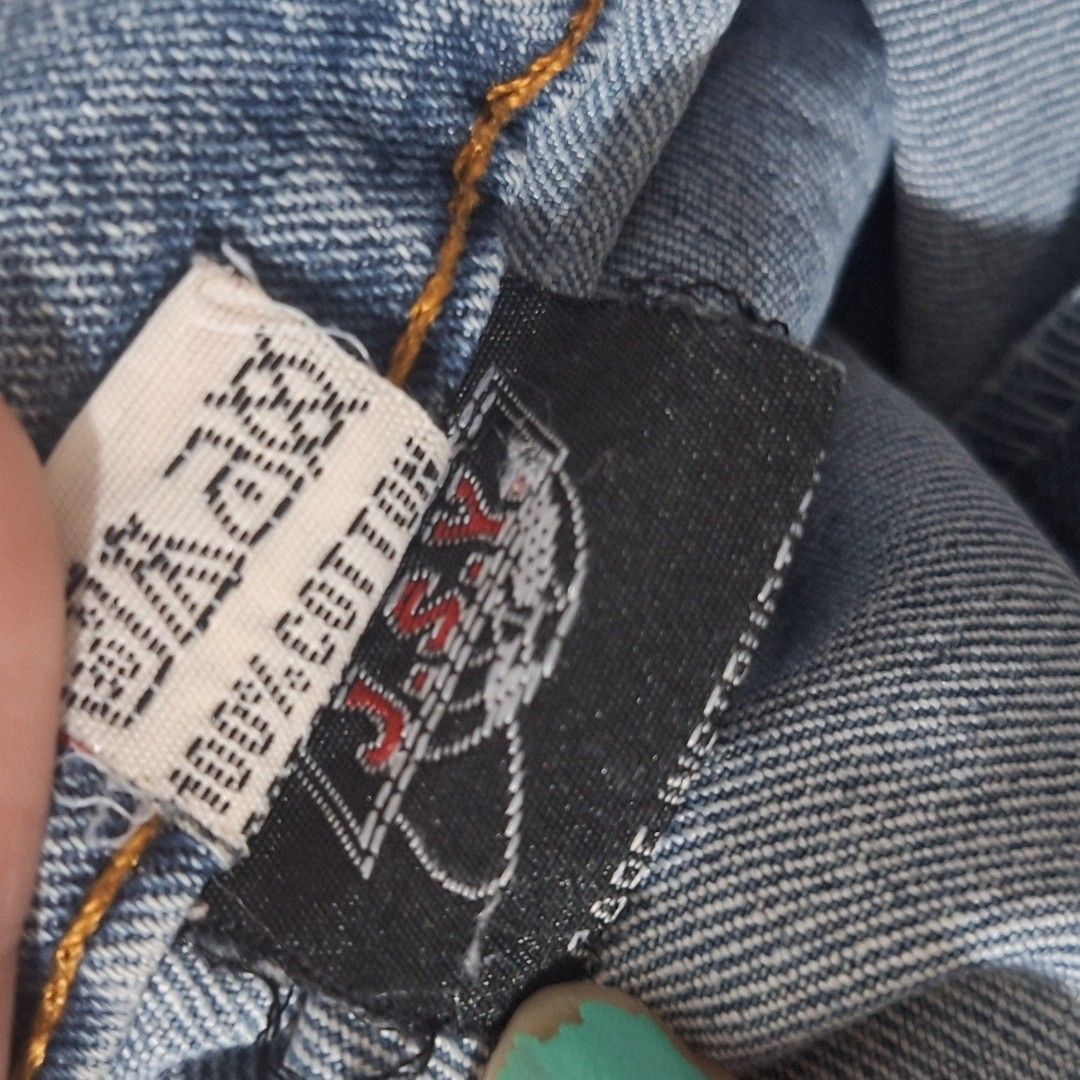J.S.Y. Denim Skirt (Category: Skirts) located in Manila. Submitted by itsveeagain (Listing ID 1458843429, Image 3). Description: Classic blue denim skirt, mid-thigh length, can fit M-L. Doesn't fit me anymore sadly, but it used to be my one of my fave pieces. rfs: cleaning out my closet ^_^.
