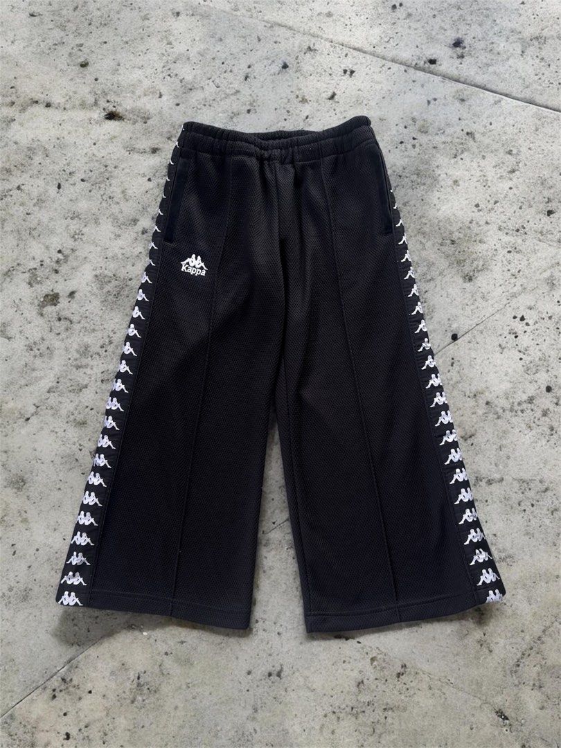 Kappa Black Side-strip Joggers (Category: Joggers) located in Quezon City. Submitted by cedrickarjona (Listing ID 1458781276, Image 3). Description: Kappa Black Side-strip Joggers 800 26-34x32 No issue .