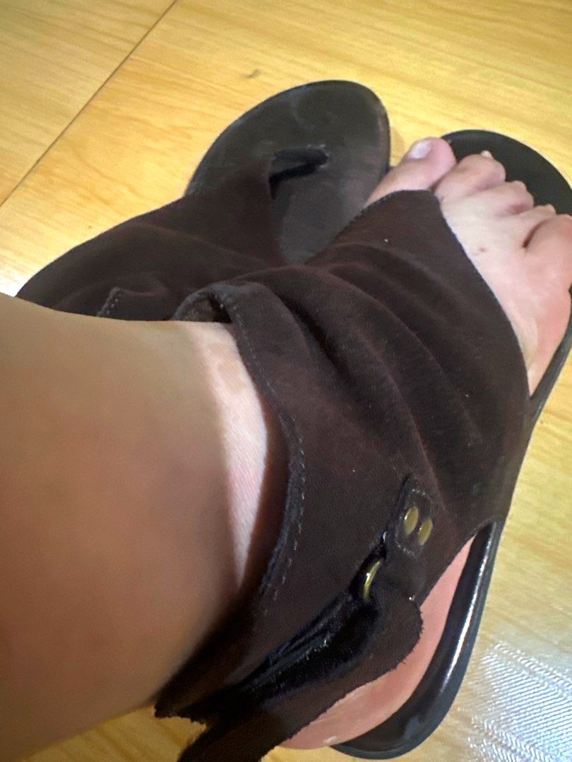 Kenneth Cole Reaction Brown Suede Gladiator Sandals (Category: Flats & Sandals) located in Manila. Submitted by classictrends_24 (Listing ID 1458719278, Image 3). Description: - Kenneth Cole Reaction brown suede gladiator sandals - Unique wrap-around design - Adjustable straps at the back for a secure fit - Dark soles with visible signs of wear - Comfortable for everyday use.