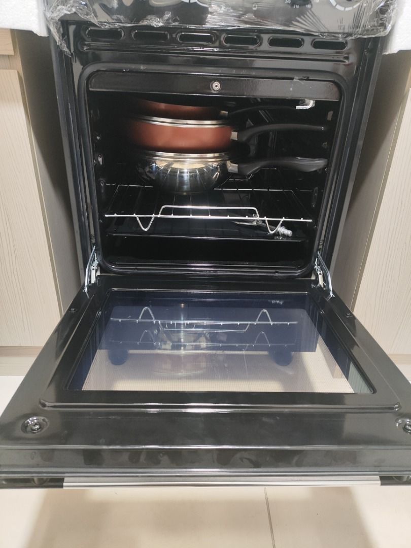 La Germania Electric Stove (Category: Dinnerware & Cutlery) located in Quezon City. Submitted by heinhtetli27871 (Listing ID 1458787931, Image 2). Description: The condition is like brand new. I am selling because it is a unnecessary item in my kitchen.