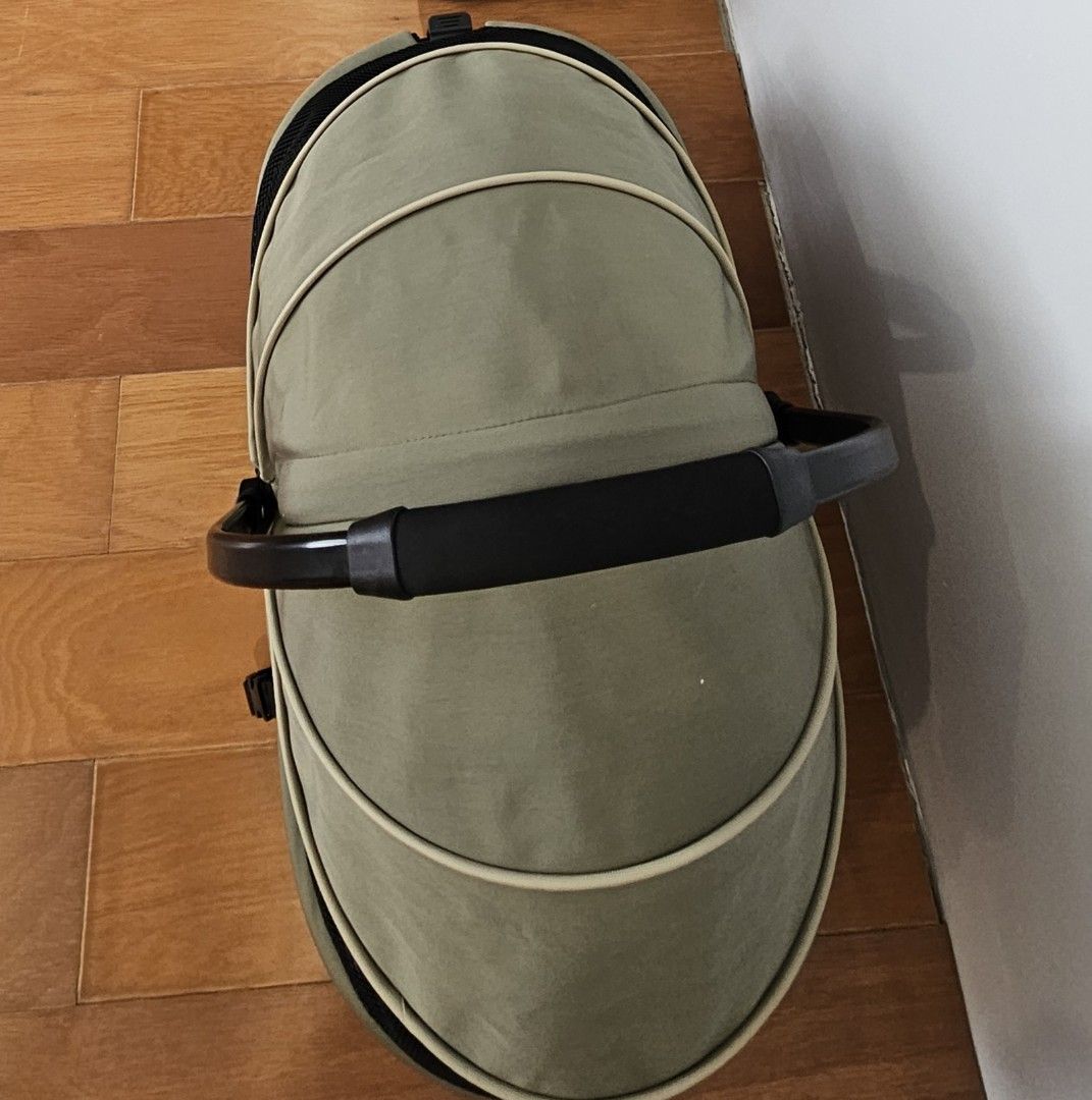Large Size Pet Stroller for Cats and Small Dogs (Category: Homes & Other Pet Accessories) located in Pasig City. Submitted by cookeydream (Listing ID 1458854318, Image 1). Description: - Like New pet stroller, ideal for walks with your pet - Detachable carriage type - Can hold pets up to 40 pounds - With hook for pet leash - With back wheel break lock - Features a handy storage basket underneath. - Secure zip-up canopy for your pet's safety. - Gr