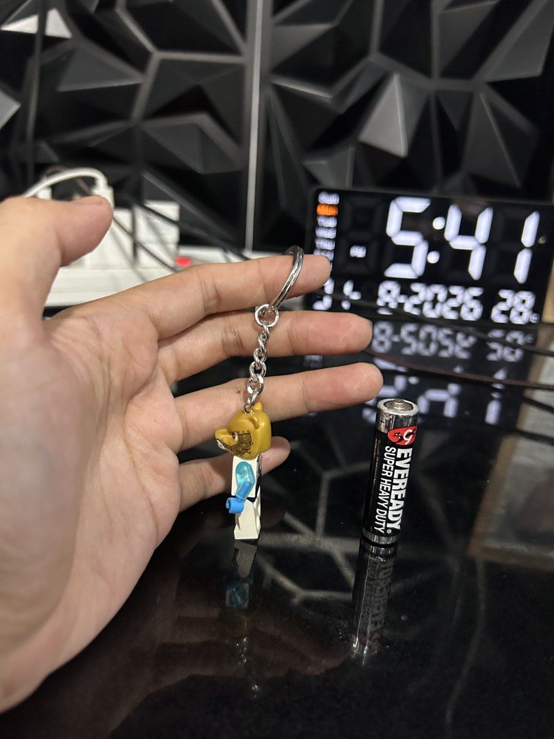 Lego Chima Icebite Keyring (Category: Character Goods) located in General Trias. Submitted by aprilocampo0412 (Listing ID 1458777842, Image 2). Description: Lego Chima Icebite Keyring Good condition 350 Loc Tanza Cavite.
