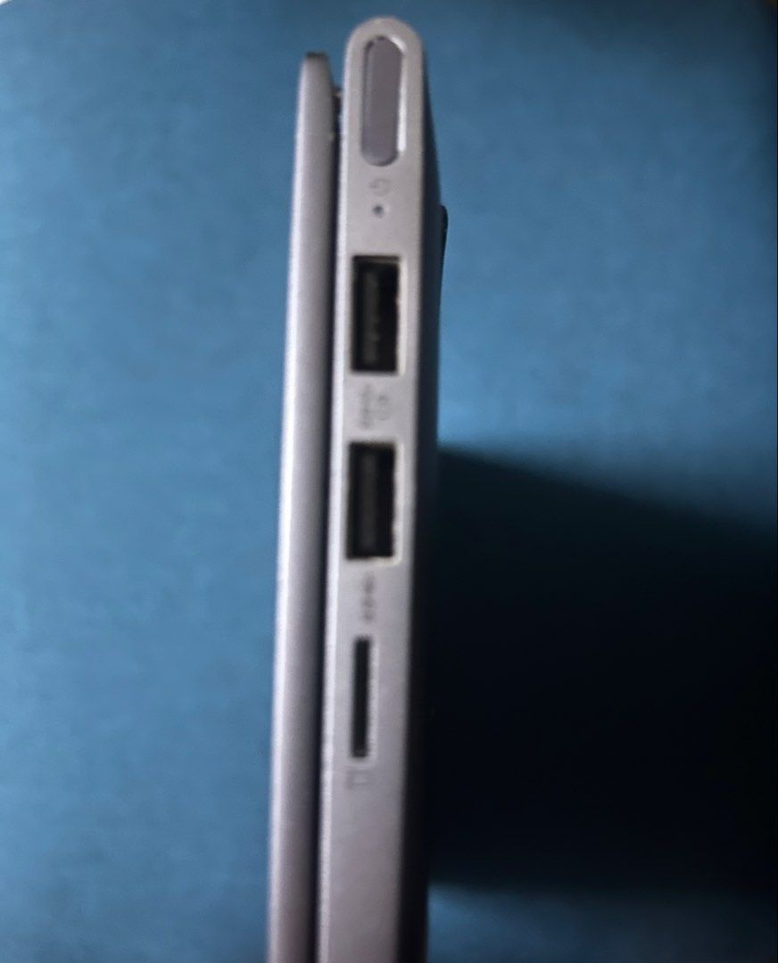 Lenovo Yoga Slim 7 (Category: Laptops & Notebooks) located in Manila. Submitted by tyreseig (Listing ID 1458760731, Image 3). Description: - 14 inch screen - AMD Ryzen 7 4800U with Radeon Graphics - 16GB RAM, 1TB SSD - Windows 11 - dm for other details - price slightly negotiable .