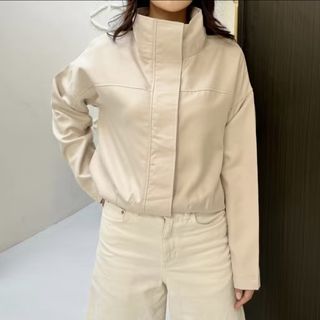(Kategori: ) berada di . Dikirim oleh classy_preloved_ (ID iklan 1458884584, Gambar 1). Deskripsi: .