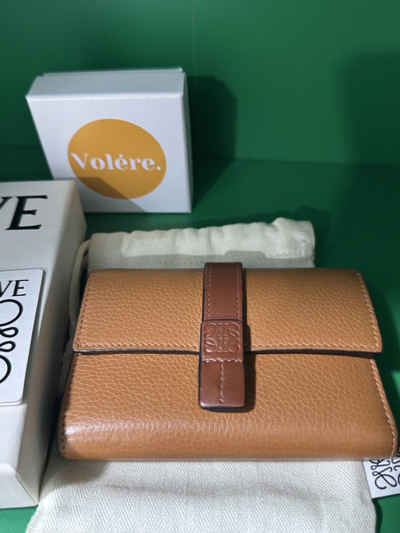 Loewe Trifold Wallet (Category: Luxury Bags & Wallets) located in Quezon City. Submitted by voleremnl (Listing ID 1458710942, Image 2). Description: 19k ❗️LOEWE TRIFOLD WALLET Preloved With dustbag & box Excellent condition Priced like a preloved card holder🤭 19,000 ONLY.