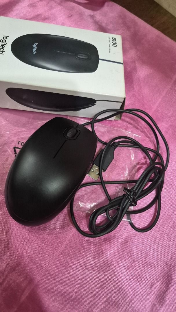 Logitech B100 Wired Mouse (Category: Mouse & Mousepads) located in Manila. Submitted by fastdragon_0c367e (Listing ID 1458791211, Image 1). Description: - Logitech B100 Wired Mouse - Full-size, ambidextrous design for comfort - Compatible with Windows, macOS, and Linux - Perfect for everyday computing tasks.