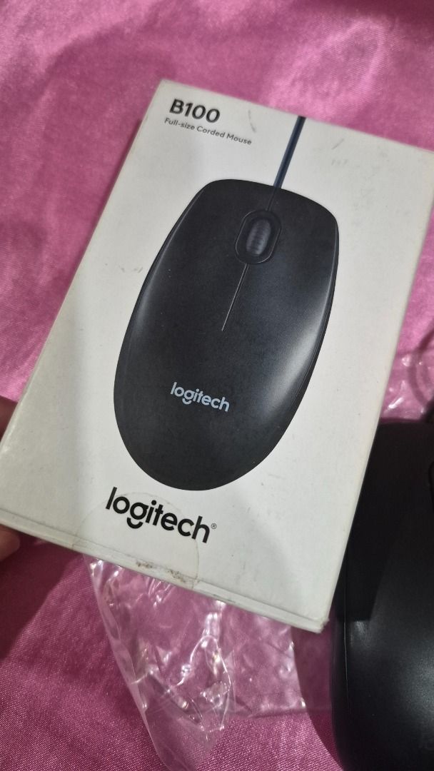 Logitech B100 Wired Mouse (Category: Mouse & Mousepads) located in Manila. Submitted by fastdragon_0c367e (Listing ID 1458791211, Image 3). Description: - Logitech B100 Wired Mouse - Full-size, ambidextrous design for comfort - Compatible with Windows, macOS, and Linux - Perfect for everyday computing tasks.