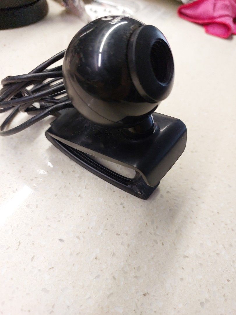 Logitech Webcam (Category: Webcams) located in Shah Alam. Submitted by billykam1974 (Listing ID 1458701549, Image 3). Description: - Logitech Webcam - Connects via USB - Ideal for video calls and streaming - Clip-on design for easy monitor attachment - Color: Black - In good working condition.