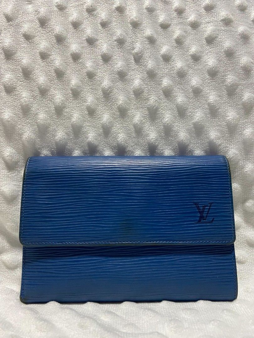 Louis Vuitton Epi Leather Wallet Blue (Category: Luxury Bags & Wallets) located in Tanay. Submitted by micvalcorza (Listing ID 1458822647, Image 1). Description: - Authentic Louis Vuitton Wallet - Blue Epi Leather - Snap Closure - Multiple Card Slots & Compartments - Made in France - Serial Number: SP0928 - Perfect for organizing essentials - Signs Of Used posted sa Black Part Bakbak Still Wearable - 2250 Plus Ship.