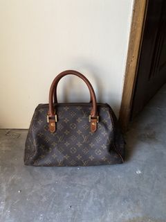 (Category: ) located in . Submitted by handpickthrift (Listing ID 1458783104, Image 1). Description: .