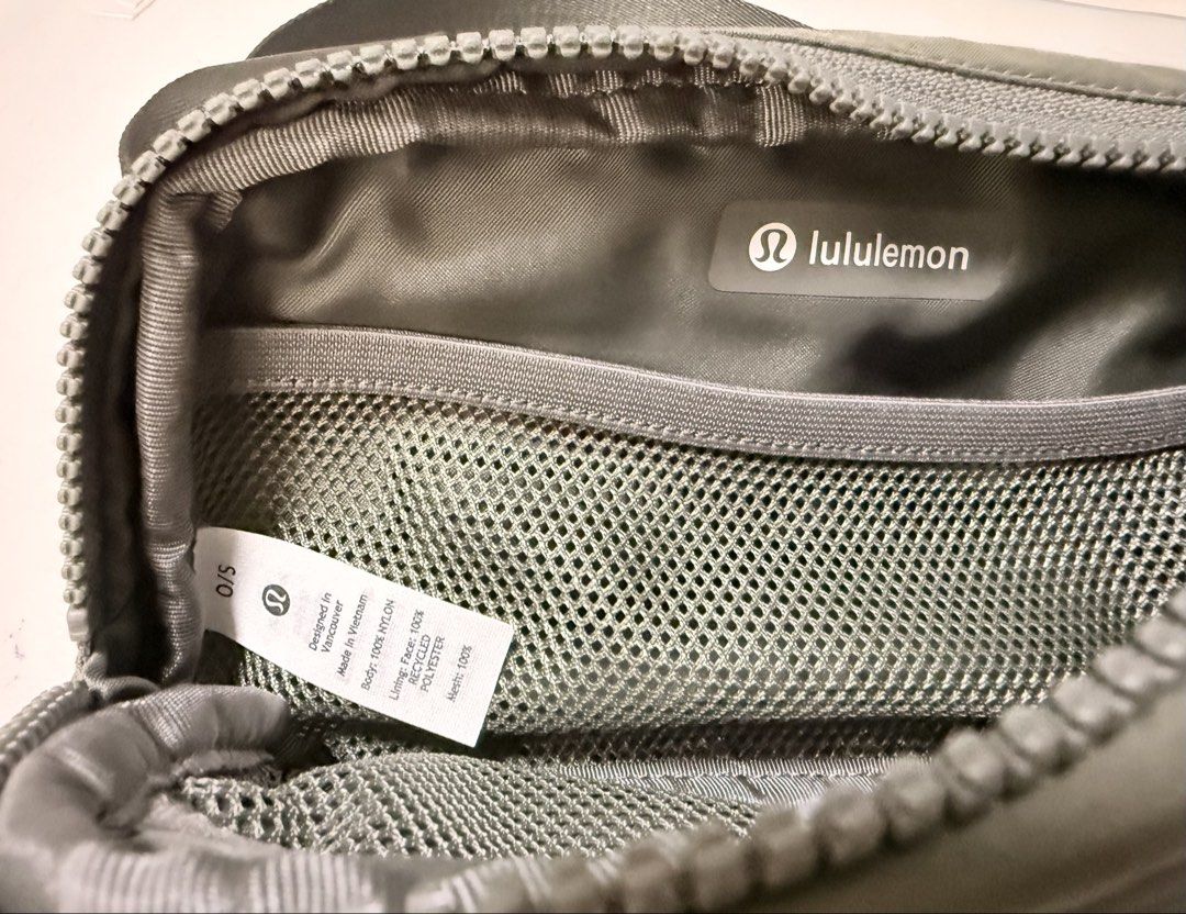 Lululemon Everywhere Belt Bag (Category: Cross-body Bags) located in Muntinlupa City. Submitted by arteh_tech (Listing ID 1458728898, Image 3). Description: .