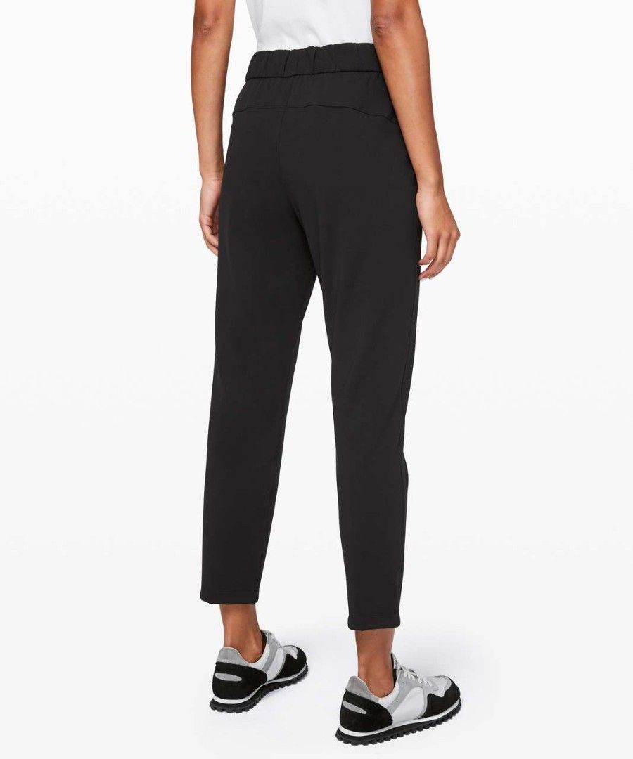 Lululemon On the Fly 7/8 Pant Black size 4 (Category: Activewear) located in Taguig. Submitted by nextflip (Listing ID 1458722629, Image 2). Description: like new condition missing drawstring no other issue length 32.5 fit up to 34.