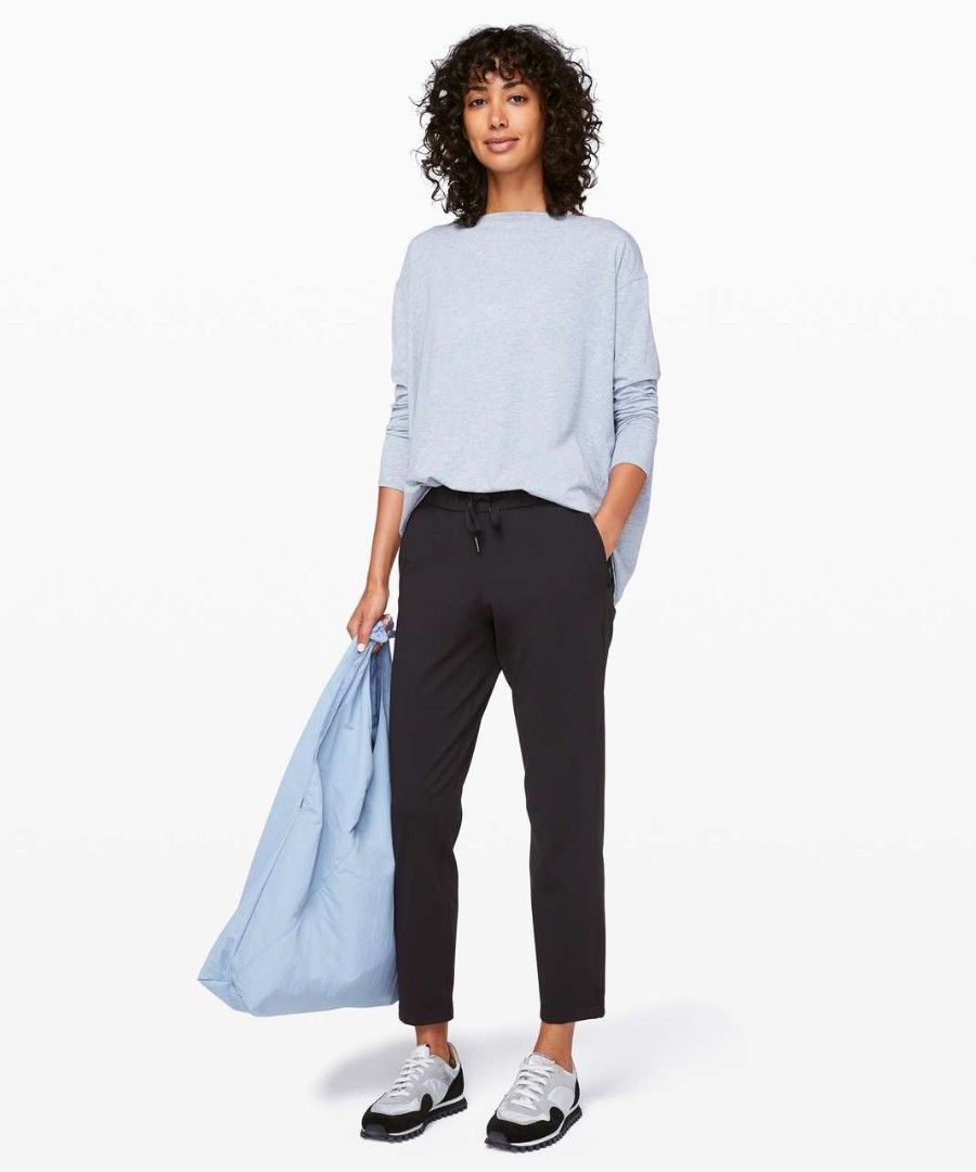 Lululemon On the Fly 7/8 Pant Black size 4 (Category: Activewear) located in Taguig. Submitted by nextflip (Listing ID 1458722629, Image 1). Description: like new condition missing drawstring no other issue length 32.5 fit up to 34.