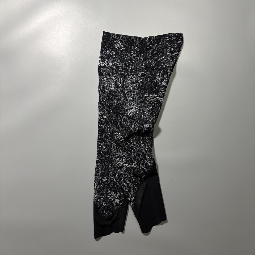Lululemon Wunder Under Crop II (Special Edition) (Category: Activewear) located in Tayabas. Submitted by bayabaskartell (Listing ID 1458801422, Image 2). Description: .