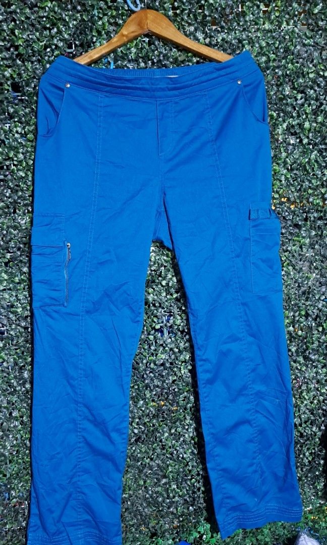 (M) Beyond scrubpants (Category: Activewear) located in Tanauan. Submitted by scrubsuitshoppreloved (Listing ID 1458883582, Image 1). Description: waistline 32-34 Length 40 inches.