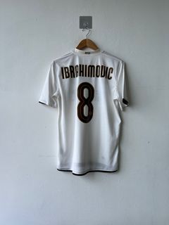 (Category: ) located in . Submitted by sundayfootballshirts (Listing ID 1458788027, Image 1). Description: .