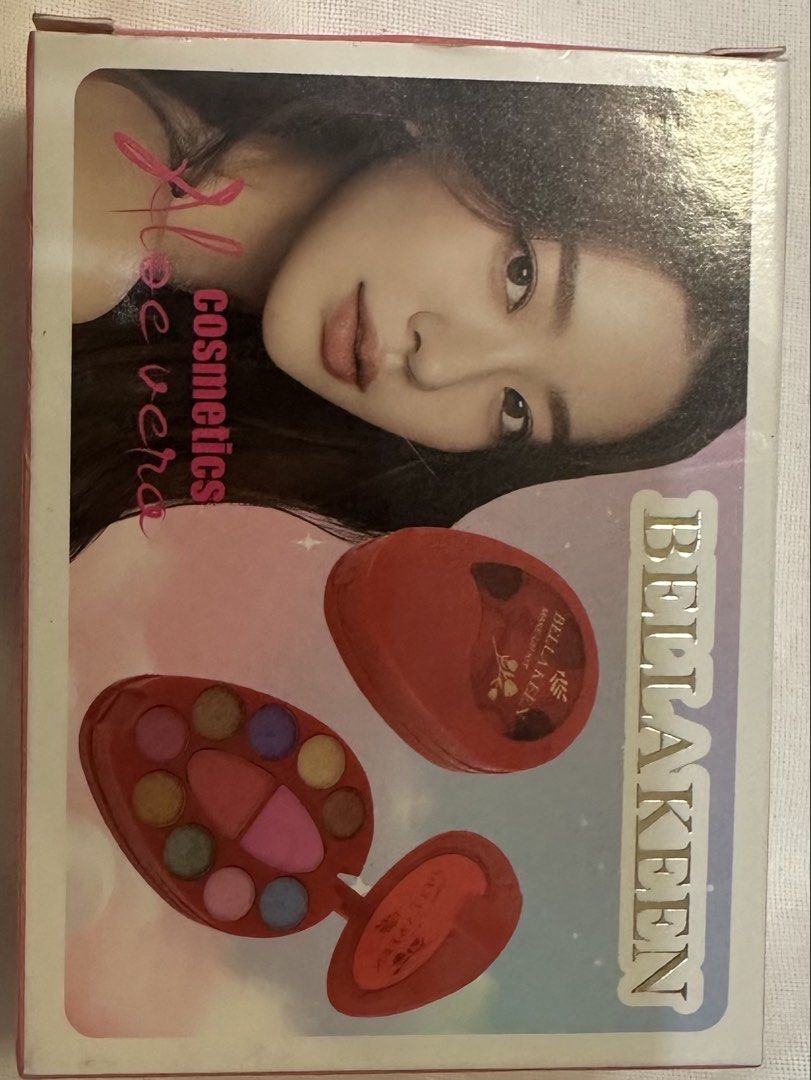 Makeup Kit (Category: Makeup) located in Singapore. Submitted by sankmp (Listing ID 1458809899, Image 1). Description: Each 6 $ dollar make up kit .
