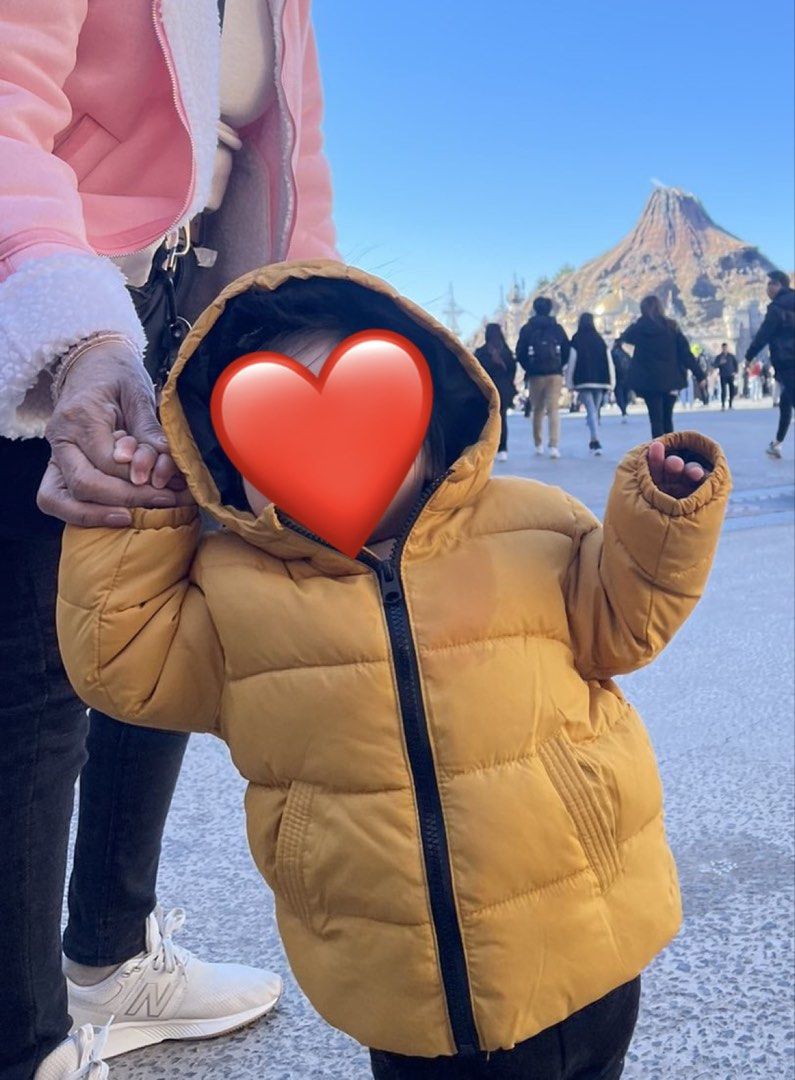 Mango Kids Yellow Puffer Jacket 12-18 Months (Category: Babies & Kids Fashion) located in Cavite. Submitted by decluttererminer (Listing ID 1458698870, Image 2). Description: - Yellow puffer jacket from Mango Kids - Lined with black fleece for extra warmth - Hooded design - Zipper closure with pockets - Size: 12-18 months / 86cm - Ideal for cold weather - first owner : my daughter (can be used by boys also) - rfs: outgrown - authentic - washed - 