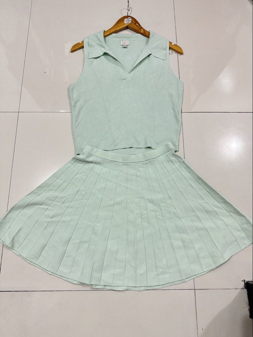 matching mint green knit athleisure set (Category: Activewear) located in Manila. Submitted by chaxreyy (Listing ID 1458866702, Image 1). Description: -Gym outfit -pickleball outfit -no inner shorts.