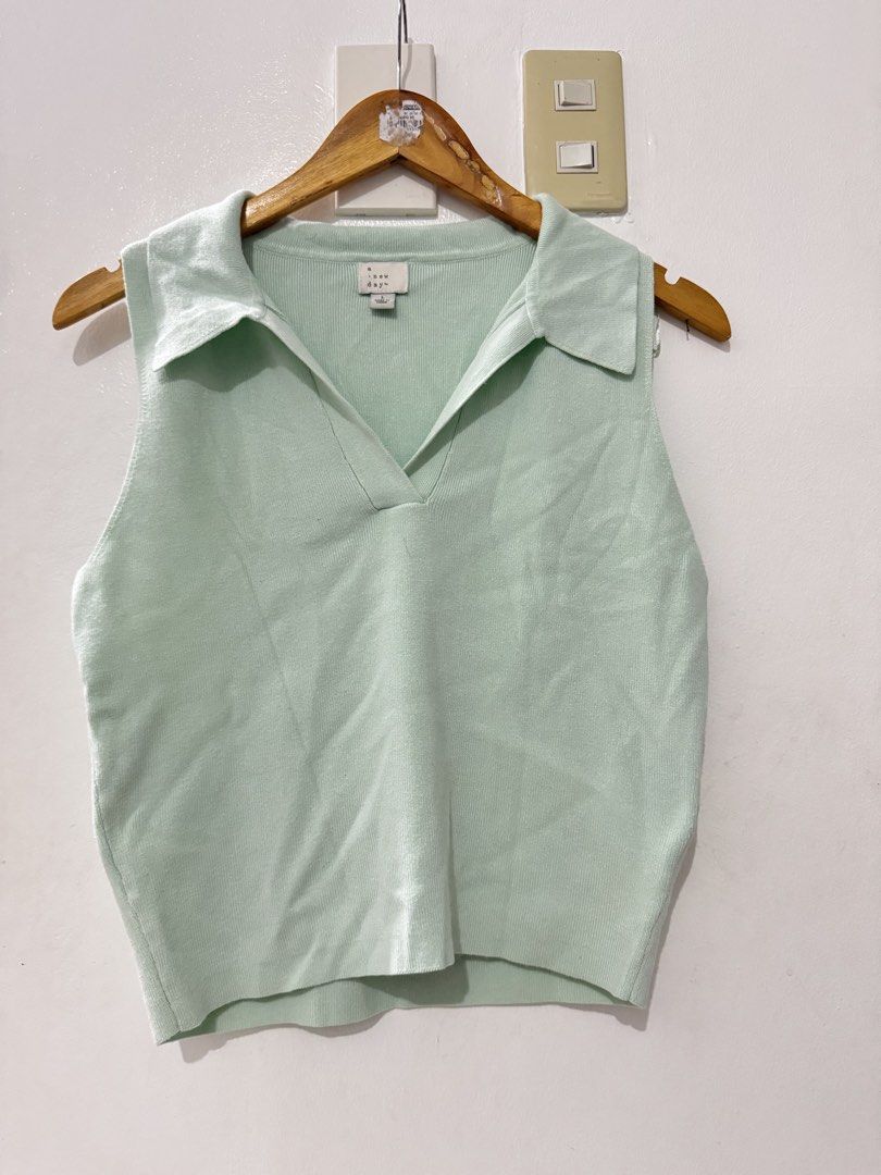 matching mint green knit athleisure set (Category: Activewear) located in Manila. Submitted by chaxreyy (Listing ID 1458866702, Image 2). Description: -Gym outfit -pickleball outfit -no inner shorts.