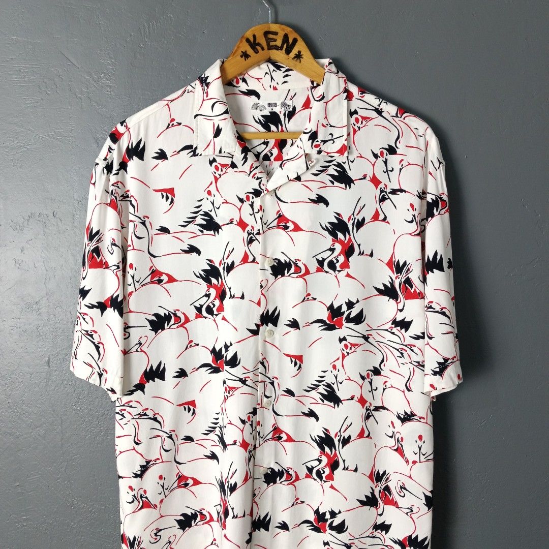 Men's - Uniqlo (Category: Tshirts & Polo Shirts ) located in Bacolod City. Submitted by drop.ph (Listing ID 1458779005, Image 1). Description: Uniqlo - Engimono Open Collar Authentic *Size M - 22x29 *Excellent *No Flaws *Price: 680php *Add SF if outside Bacolod City.