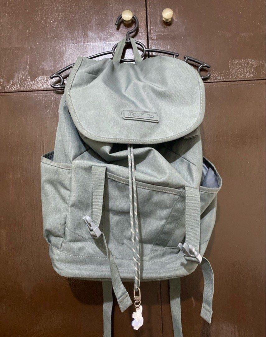 Men’s Hawk Large Backpack (Category: Backpacks) located in Marikina City. Submitted by rebootedbyguel (Listing ID 1458722410, Image 1). Description: Marikina.