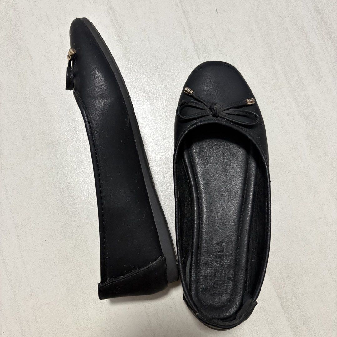 Michaela Fashion Flat Shoes with Bow (Category: Flats & Sandals) located in Navotas City. Submitted by kathyp10 (Listing ID 1458826222, Image 2). Description: - Brand: Michaela - Style: Minimalist Fashion Flat Shoes with Bow - Color: Black - Size: EU 38 (UK 5 / US 7) - Features: Elegant bow detail, comfortable flat design -Price negotiable for sure buyers MOP: Gcash, GoTyme MOD: Lalamove, J&T.