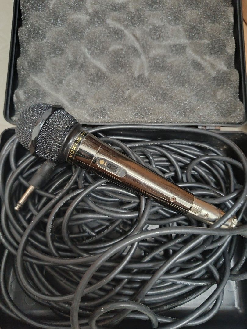Microphone for Videoke (Category: Microphones) located in Caloocan City. Submitted by SEATE_shop (Listing ID 1458771477, Image 1). Description: Twice lang nagamit..