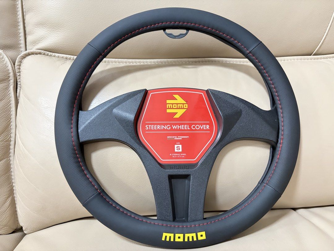 日本MOMO軚盤套 | Steering Wheel Cover (適合大部分車, 如Noah, Voxy, Freed, Stepwgn GB1, GB3, GB5, GB7 & RP1, RP3 & RP5等，直徑36.5-37.9cm用） （分類：改裝、內外零件）位於 Hong Kong。 由 b_surveyor 提交（商品編號 1458837485，圖片 1）。簡介： 日本MOMO軚盤套 | Steering Wheel Cover (Freed, Stepwgn GB1, GB3, GB5, GB7 & RP1, RP3 & RP5等，直徑36.5-37.9cm用） • 全新，日本購入 • 透氣皮，手感極好，上質感 • 適合大部分車, 如Noah, Voxy, Freed, Stepwgn GB1, GB3, GB5, GB7 & RP1, RP3 & RP5等，直徑36.5-37.9cm用） • 相片一、二，係我部Stepwgn (RP3/RP5) & Freed (GB5